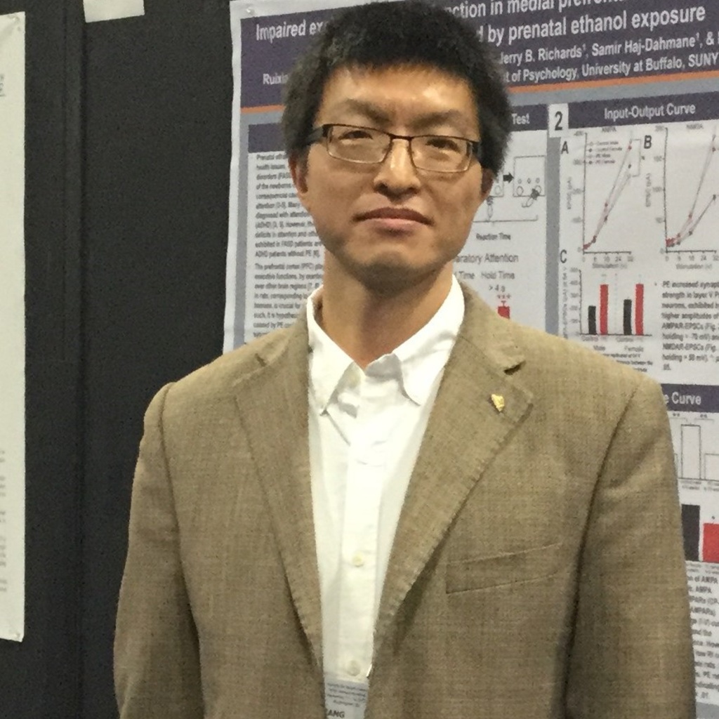Photo of Ruixiang Wang